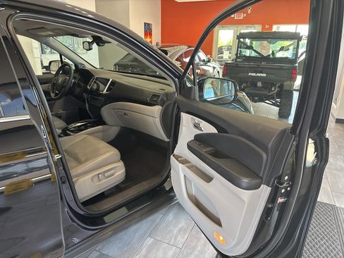 Used 2018 Honda Pilot Elite image 44
