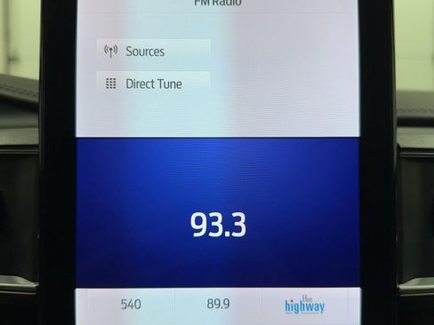 Used 2024 Ford Explorer Platinum w/ Technology Package image 27