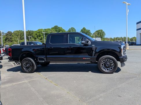 Used 2025 Ford F250 Lariat w/ Lariat Ultimate Package AWD/4WD image 3