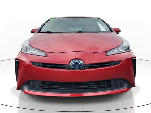 Used 2022 Toyota Prius LE FWD image 2
