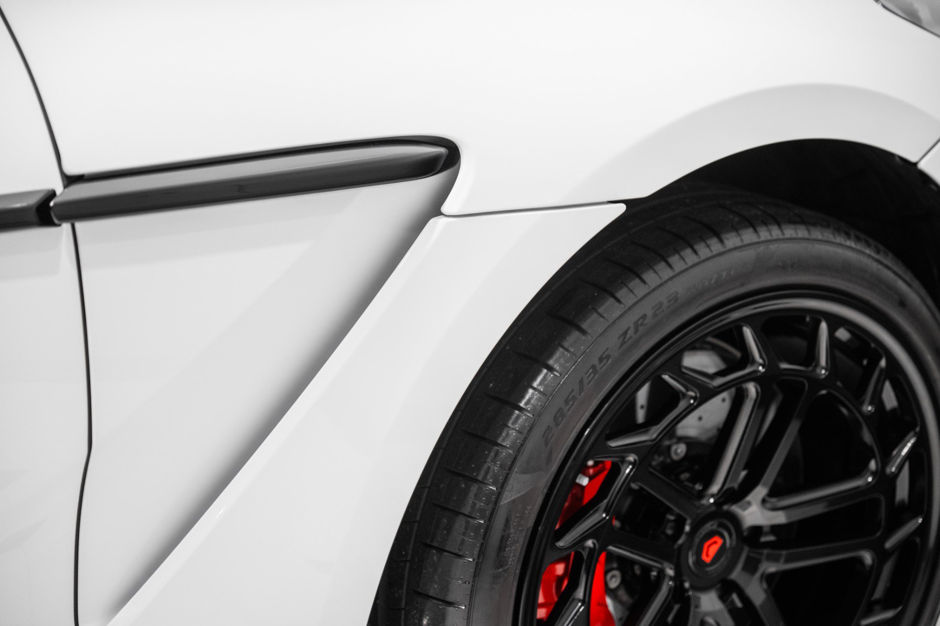New 2026 Aston Martin DBX 707 AWD/4WD image 9