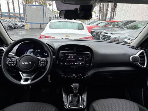 Used 2025 Kia Soul LX w/ LX Technology Package image 31