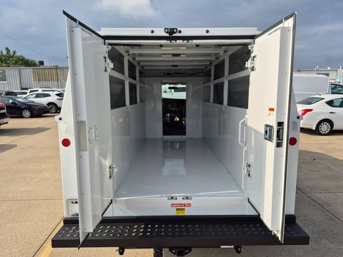 New 2025 Chevrolet Express 3500 w/ Power Convenience Package image 9