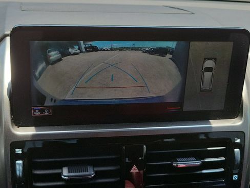 Used 2023 Lexus GX 460 Luxury w/ Accessory Package AWD/4WD image 15
