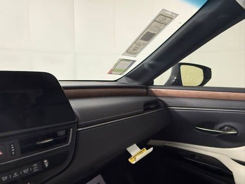 New 2025 Lexus ES 350 w/ Premium Package image 12
