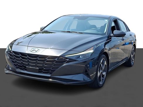Used 2023 Hyundai Elantra SEL w/ Convenience Package FWD image 3