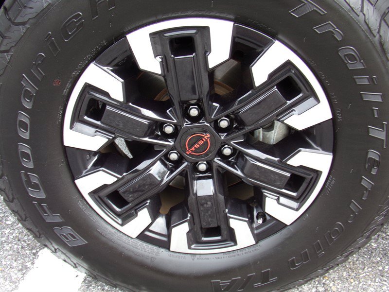Used 2022 Nissan Frontier PRO-4X AWD/4WD image 17