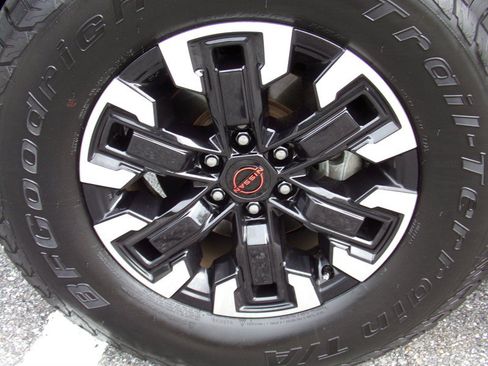Used 2022 Nissan Frontier PRO-4X AWD/4WD image 17