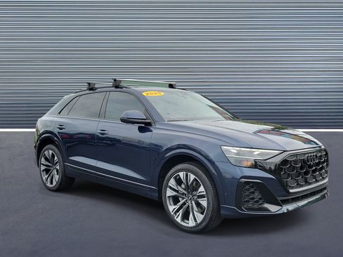 Used 2025 Audi Q8 Premium Plus AWD/4WD image 2