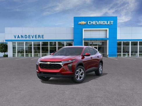 New 2026 Chevrolet Trax LS w/ LS Convenience Package FWD image 8
