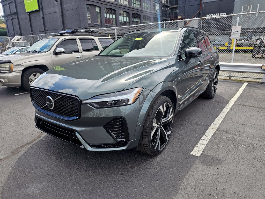 Certified 2026 Volvo XC60 T8 Ultra AWD/4WD image 1
