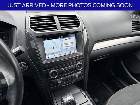 Certified 2018 Ford Explorer XLT w/ Equipment Group 202A image 15