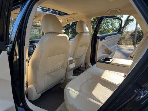 Used 2012 Volkswagen Passat TDI SE image 29