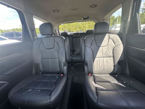 Used 2021 Kia Telluride EX w/ EX Premium Package FWD image 12