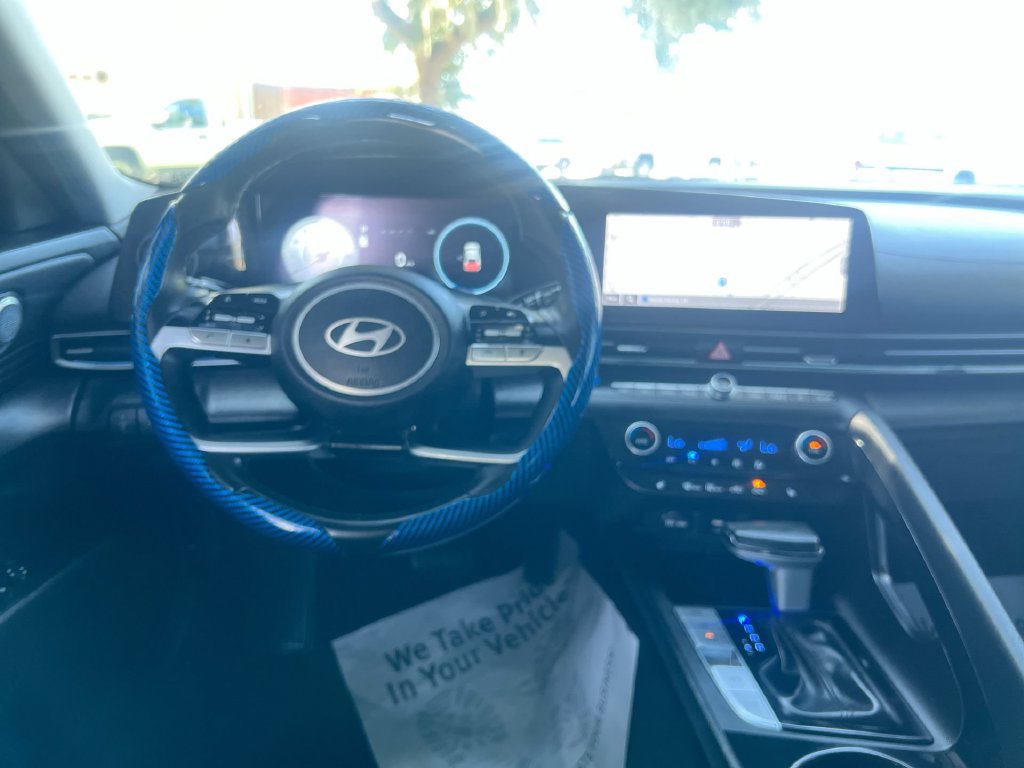 Used 2024 Hyundai Elantra Limited FWD image 11