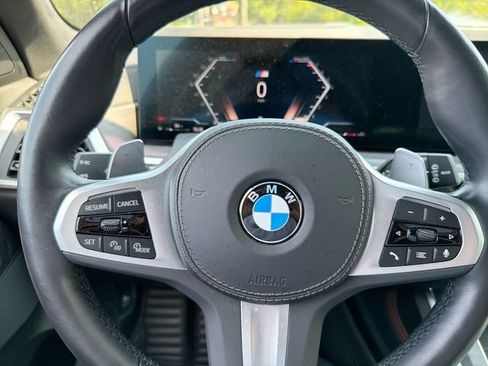 Used 2023 BMW X7 xDrive40i w/ M Sport Package AWD/4WD image 18