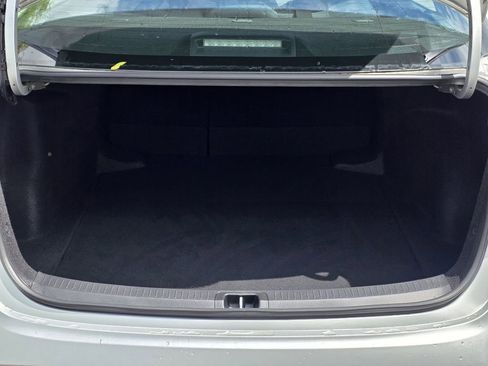 Used 2022 Toyota Corolla LE FWD image 9