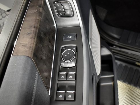 Used 2024 Ford F250 Lariat w/ Lariat Ultimate Package image 17