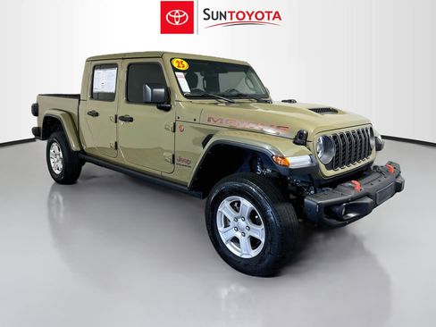 Used 2025 Jeep Gladiator Mojave AWD/4WD image 1