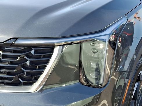 Used 2025 Kia Sorento SX Prestige image 9