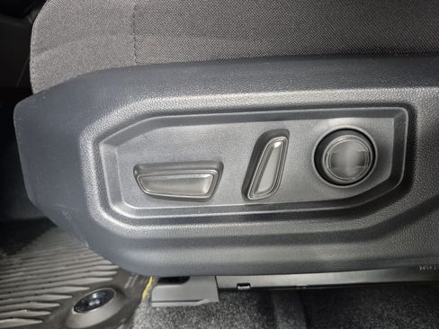 New 2026 Toyota Tundra SR5 AWD/4WD image 17