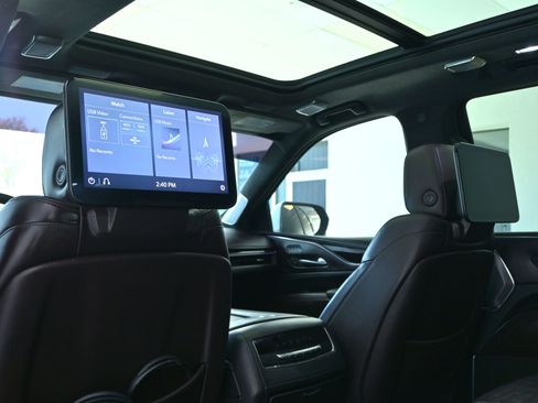 Used 2021 Cadillac Escalade Sport Platinum image 13