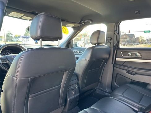 Used 2016 Ford Explorer XLT w/ Equipment Group 202A image 25