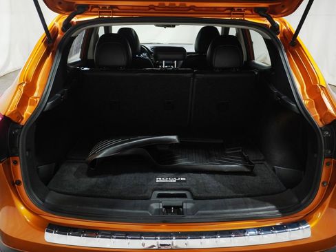 Used 2017 Nissan Rogue Sport SL w/ SL Premium Package image 6