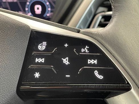 Used 2023 Audi Q4 e-tron Premium Plus w/ Premium Plus image 31