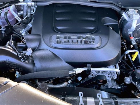 Used 2025 RAM 2500 Big Horn AWD/4WD image 32
