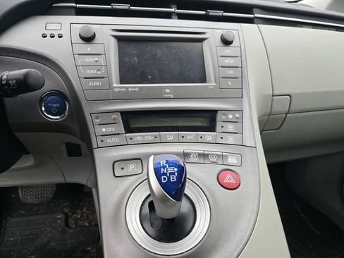 Used 2014 Toyota Prius Four image 19