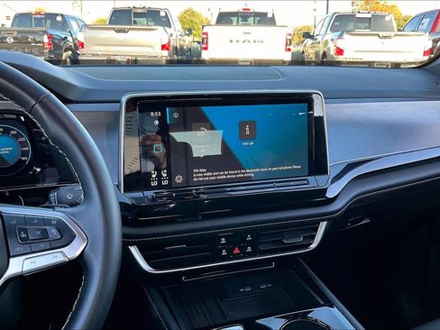 Used 2025 Volkswagen Atlas Cross Sport SE image 7