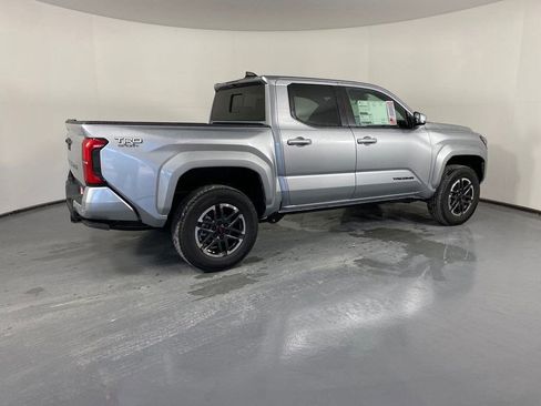 New 2026 Toyota Tacoma TRD Sport w/ TRD Sport Upgrade Package image 4