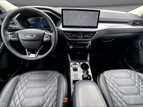 Used 2023 Ford Escape Platinum w/ Premium Technology Package AWD/4WD image 7
