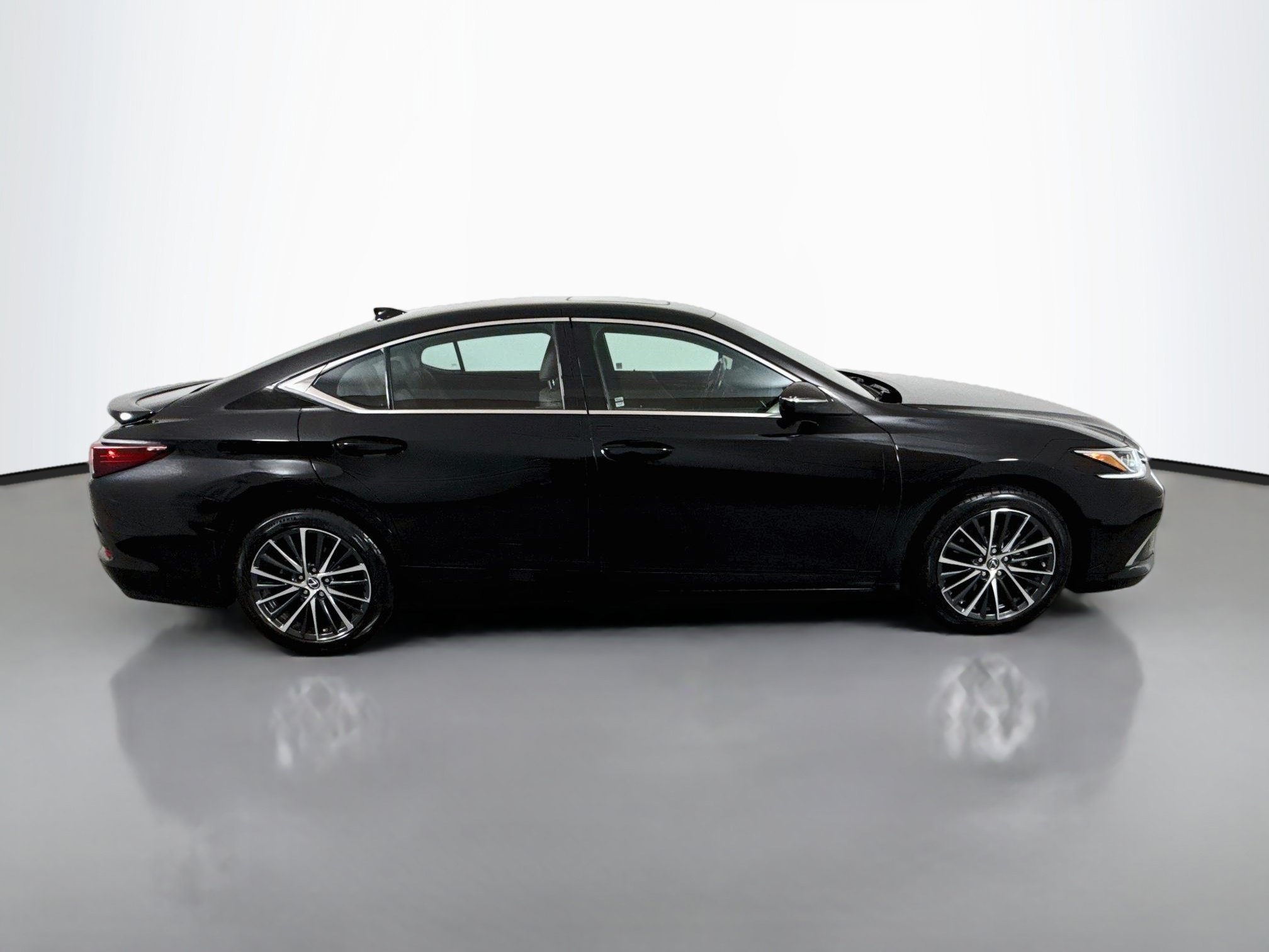 Used 2024 Lexus ES 350 w/ Premium Package FWD image 9