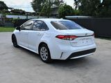 Used 2021 Toyota Corolla LE image 3