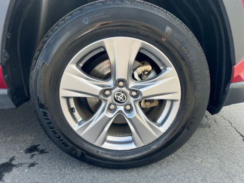 Certified 2025 Toyota RAV4 XLE AWD/4WD image 30