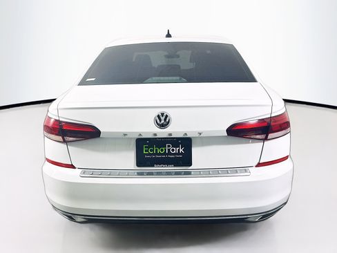 Used 2021 Volkswagen Passat 2.0T SE image 7