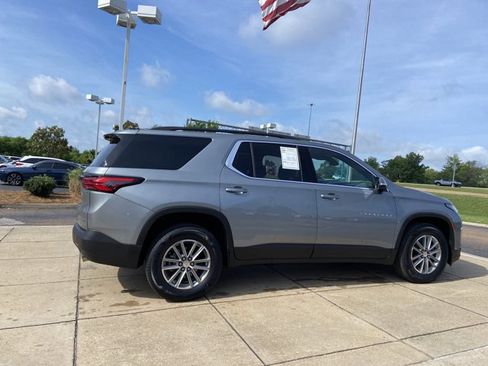 Used 2023 Chevrolet Traverse LT w/ LPO, Cargo Package AWD/4WD image 11