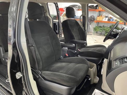 Used 2015 Dodge Grand Caravan SE w/ Quick Order Package 29E SE FWD image 21
