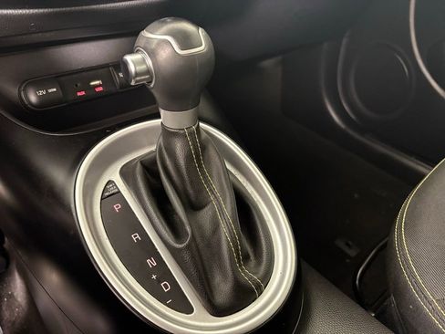 Used 2015 Kia Soul + image 29