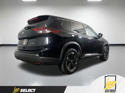 Used 2024 Nissan Rogue SV AWD/4WD image 6