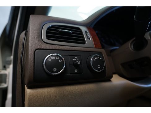 Used 2013 GMC Sierra 1500 SLT w/ SLT White Diamond Edition AWD/4WD image 18