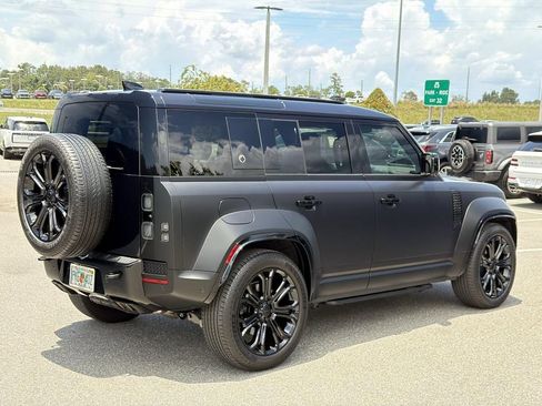 Used 2026 Land Rover Defender 110 OCTA AWD/4WD image 5