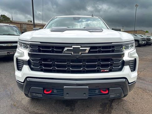 Used 2025 Chevrolet Silverado 1500 LT Trail Boss w/ Convenience Package II AWD/4WD image 2