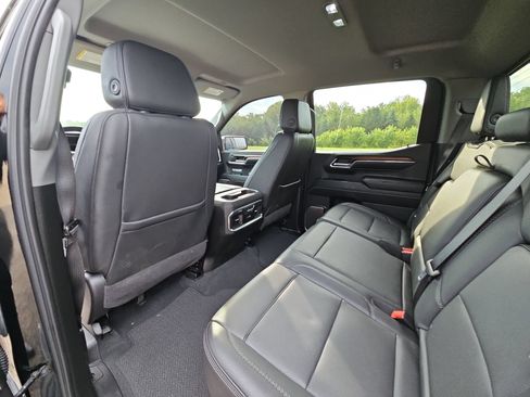 Used 2024 GMC Sierra 1500 Denali w/ Technology Package AWD/4WD image 16