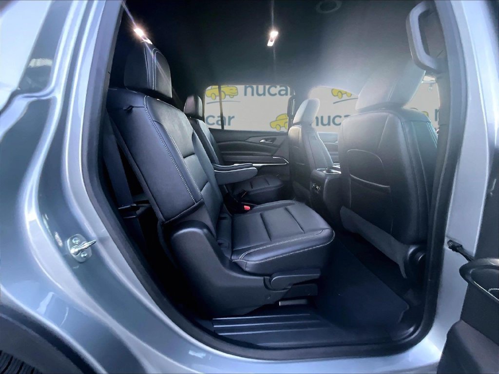Used 2025 Chevrolet Traverse LT AWD/4WD image 15