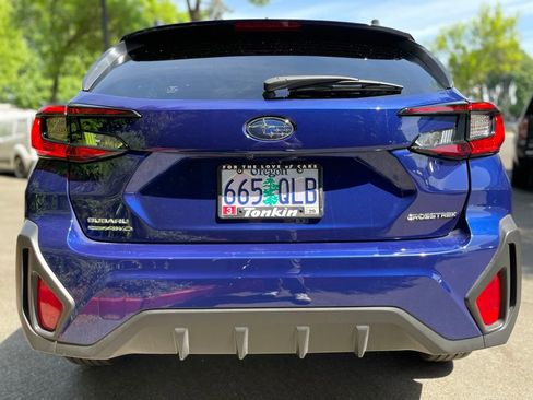 Used 2025 Subaru Crosstrek 2.0i Premium w/ Crosstrek Mirror Package AWD/4WD image 3