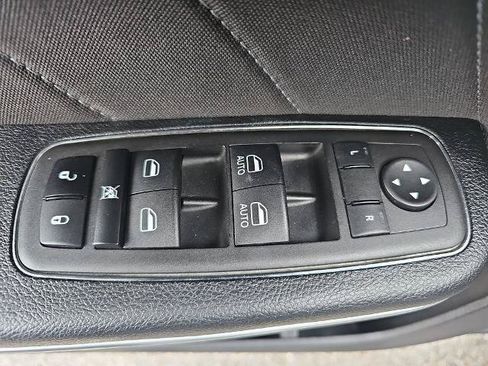 Used 2023 Dodge Charger SXT RWD image 25