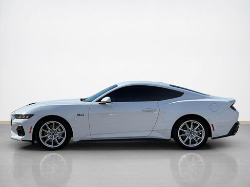 Used 2024 Ford Mustang GT Premium image 4